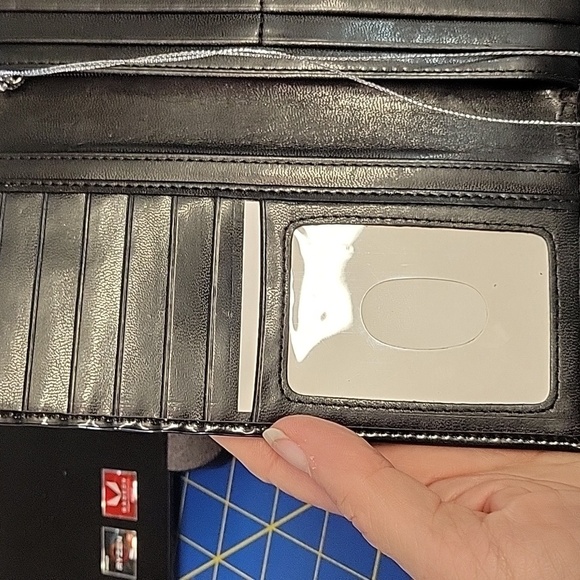 Beijo Black Patent Wallet NWT - Picture 7 of 11